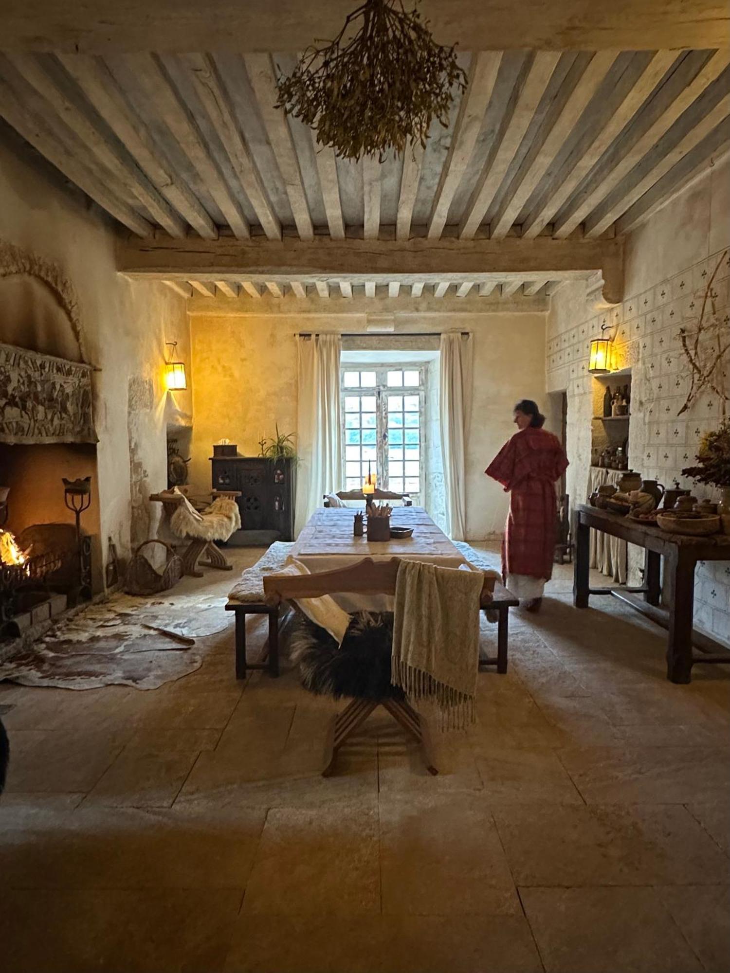 Chateau De Champrenault, Voyagez Dans Le Temps Exterior photo